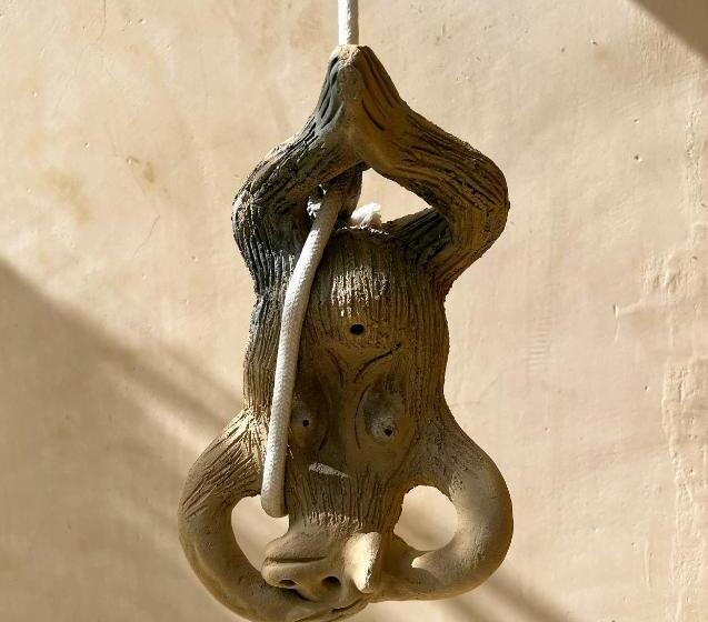 تختخواب و صبحانه Bajo Las Hojas