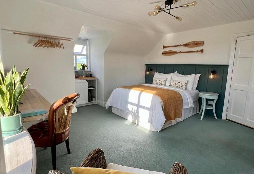 مبيت وإفطار Thistledown Lodge