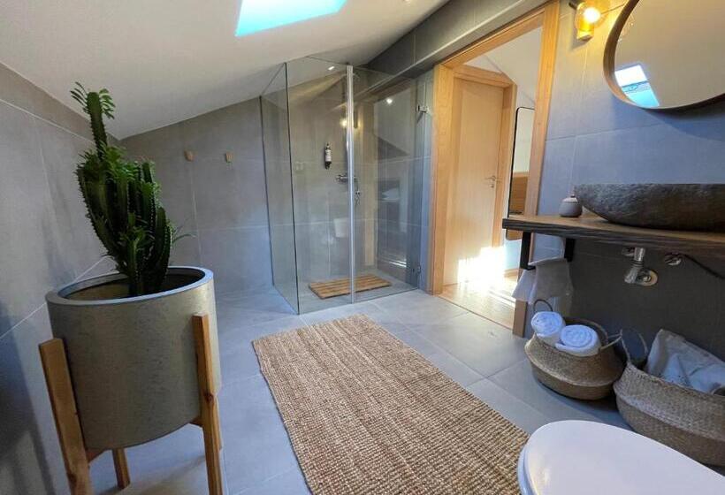 ベッドアンドブレックファースト Villa D’aurora Country Suites