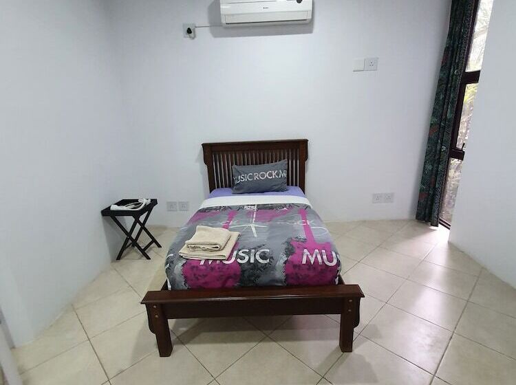 مبيت وإفطار Zambezi Riverside Accommodation