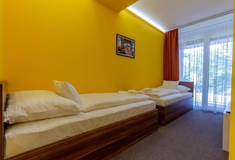 Hostel Mayer Superior Veszprem