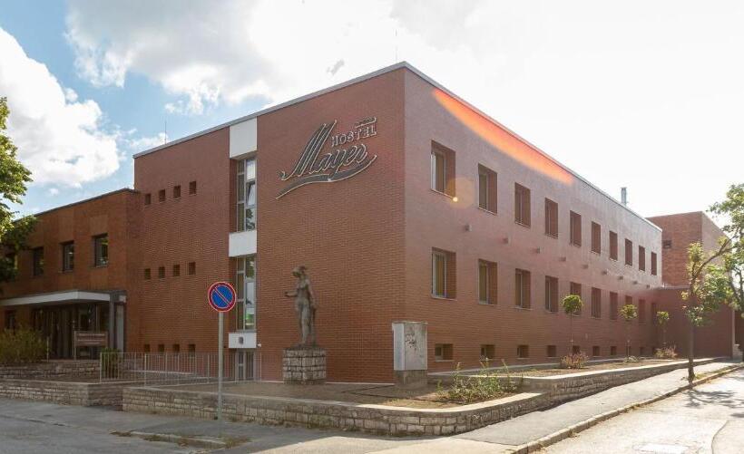 Hostel Mayer Superior Veszprem