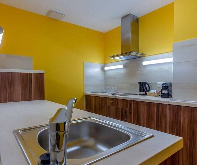 Hostel Mayer Superior Veszprem