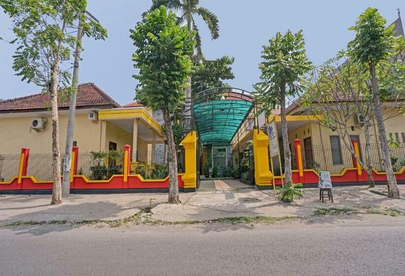 호텔 Capital O 90693 Orchid