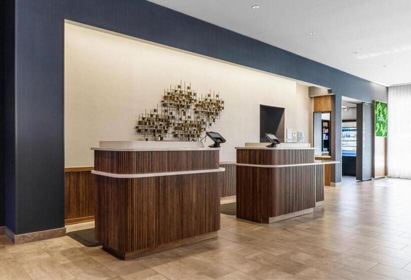 فندق Courtyard By Marriott Indianapolis Fishers