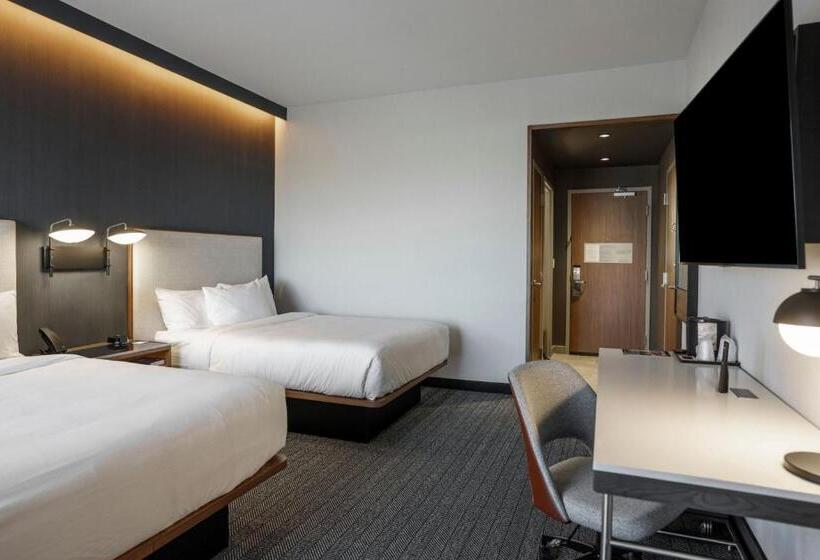 فندق Courtyard By Marriott Indianapolis Fishers