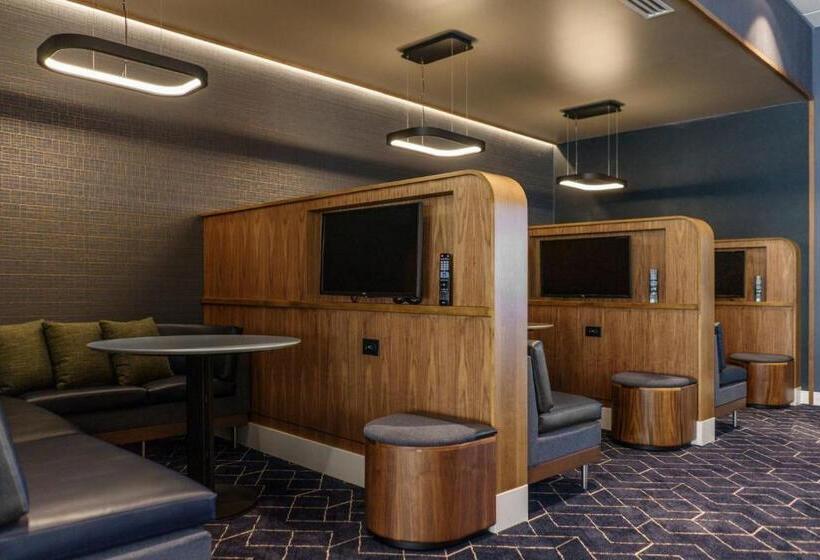 فندق Courtyard By Marriott Indianapolis Fishers