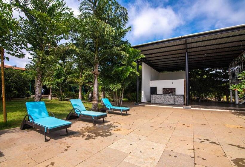 בית מלון כפרי Dandeli Tiger Cottages