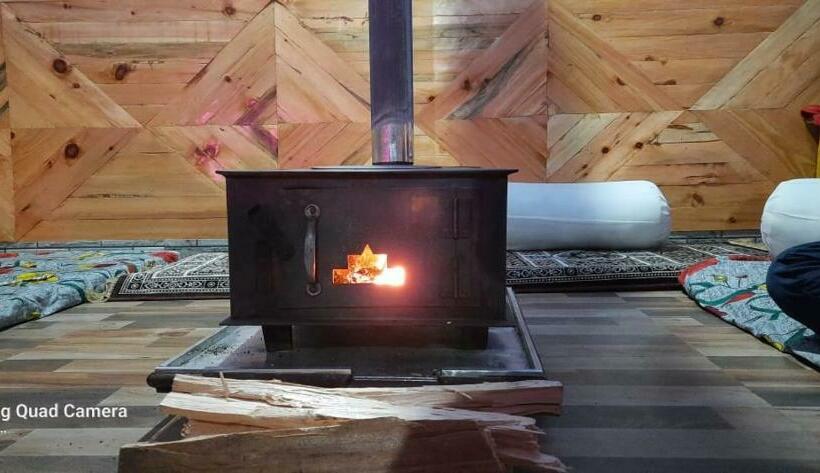 Отель Café Kush