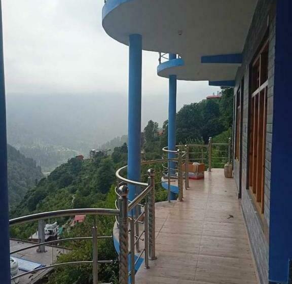 Отель Café Kush