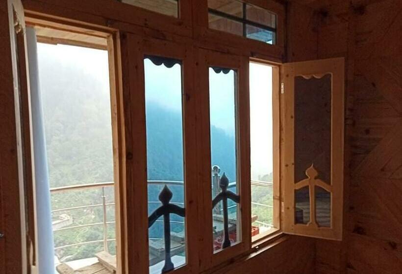 Отель Café Kush