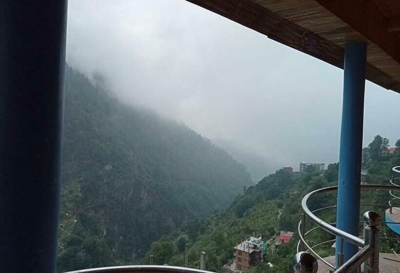 Отель Café Kush