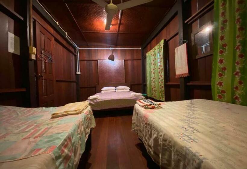 Отель Oyo 90328 Lamin Dana Cultural Lodge