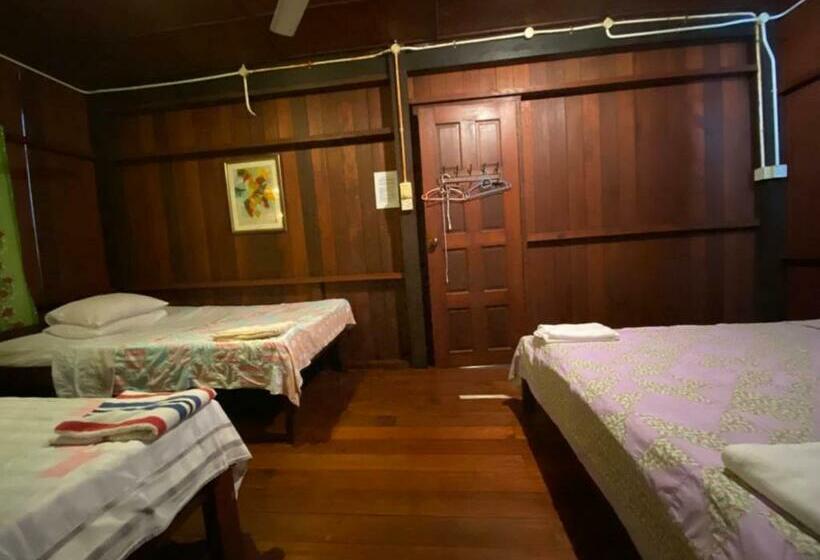 Отель Oyo 90328 Lamin Dana Cultural Lodge