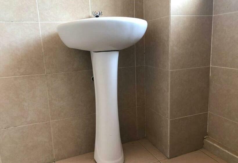 فندق Oyo 90342 Sena Home Homestay #828