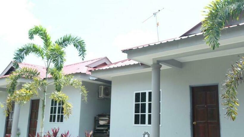 ホテル Oyo 90356 Homestay Kampung Paya Guring