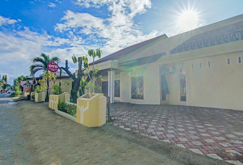 호텔 Capital O 90643 Suri Guest House Syariah