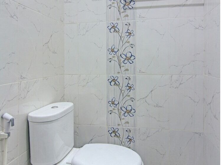 호텔 Capital O 90643 Suri Guest House Syariah