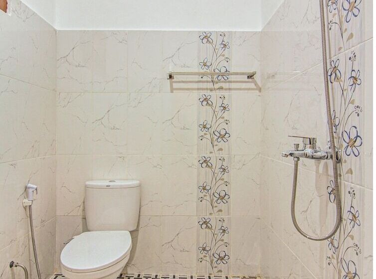 호텔 Capital O 90643 Suri Guest House Syariah