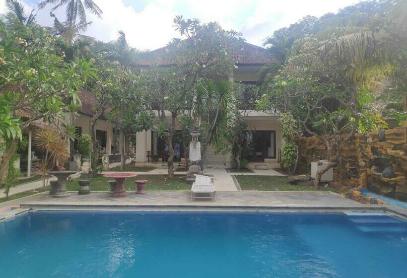호텔 Oyo 90673 Rising Star Beach Resort