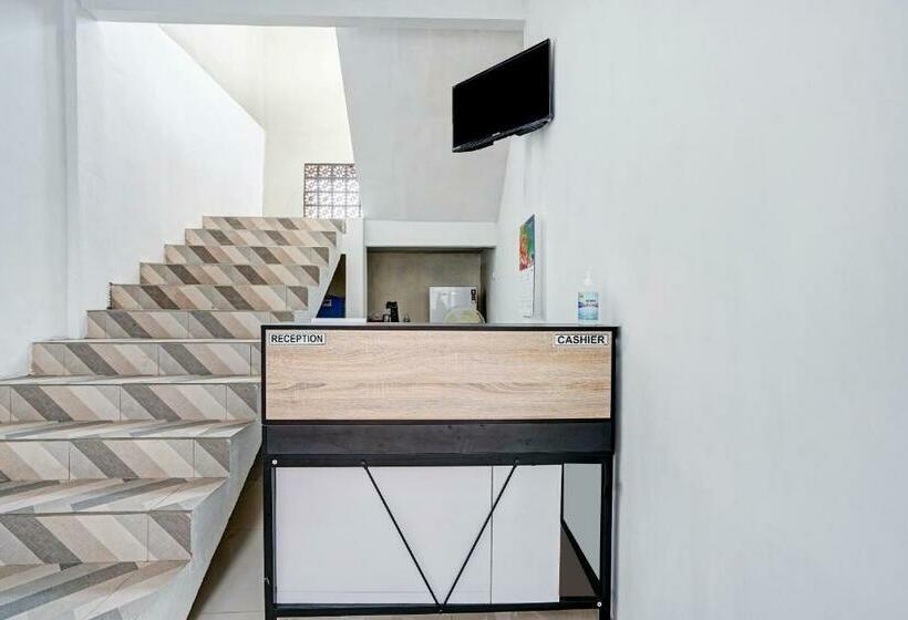 Отель Oyo 90678 Omah Kulo Guest House