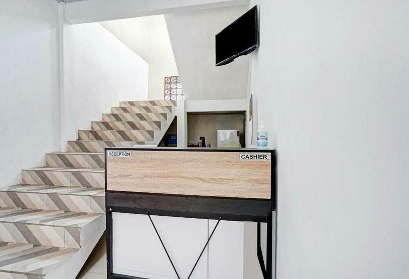 Отель Oyo 90678 Omah Kulo Guest House