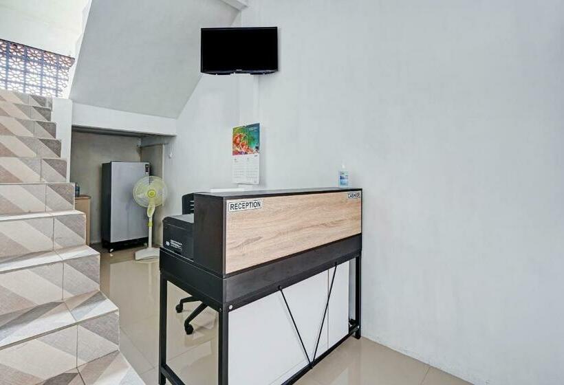 בית מלון כפרי Oyo 90678 Omah Kulo Guest House