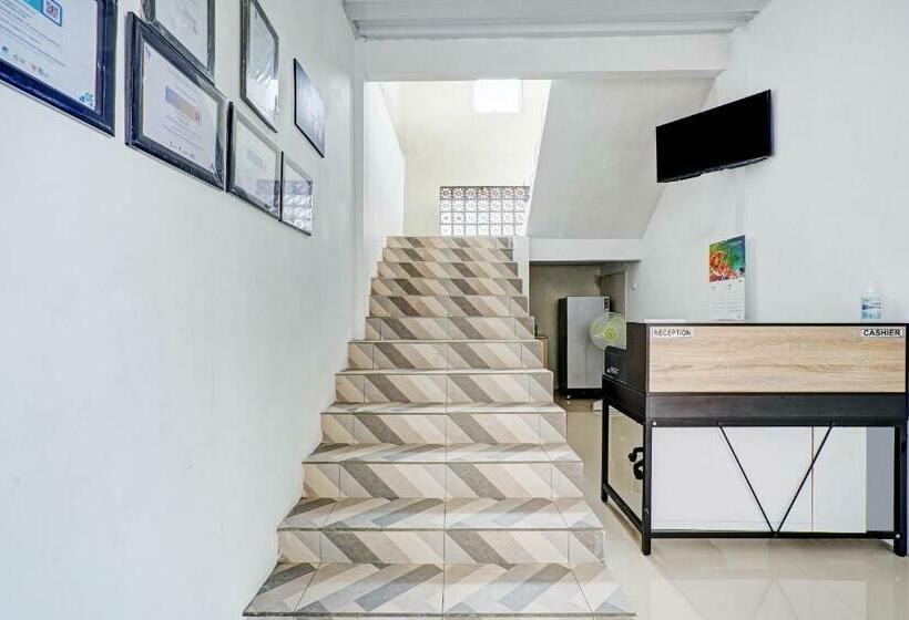 Отель Oyo 90678 Omah Kulo Guest House