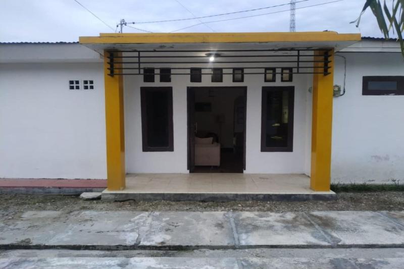 酒店 Oyo 90699 Yellow White Guesthouse Palu