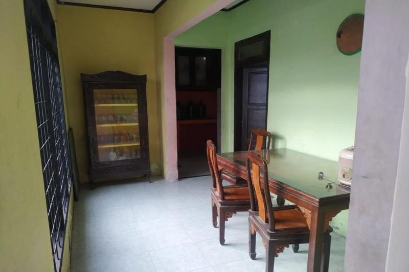 酒店 Oyo 90699 Yellow White Guesthouse Palu