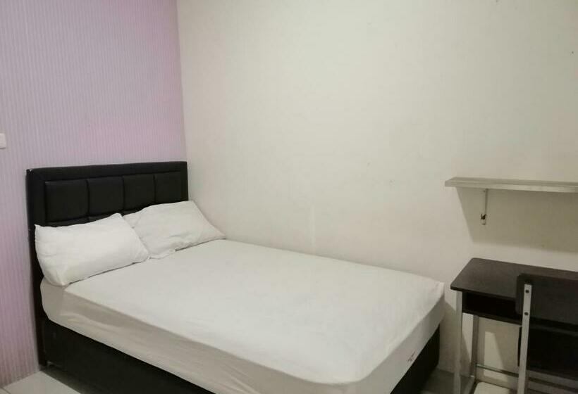 Hotel Oyo 90703 Wisma Putri Ibu, T