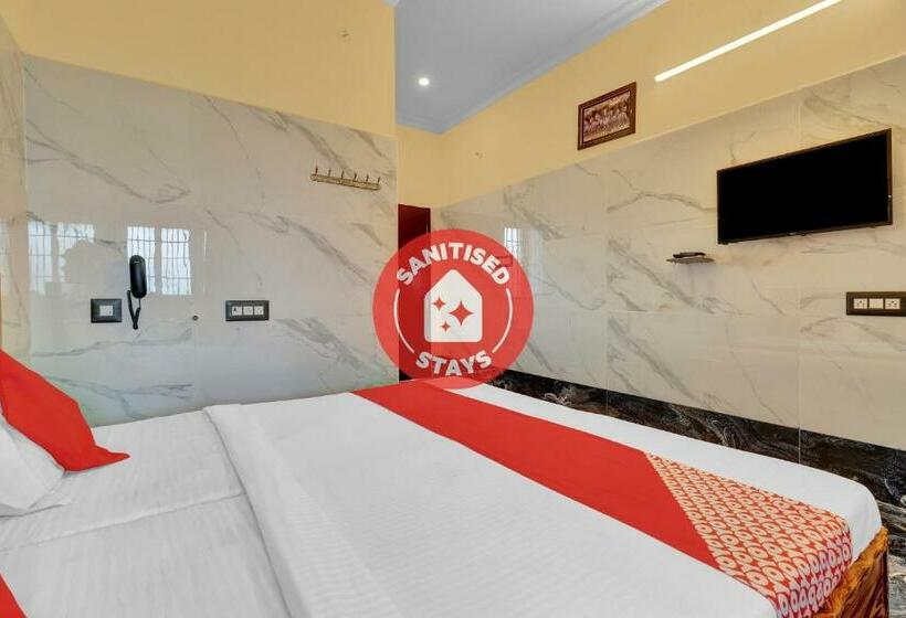 فندق Oyo Flagship 83041 Green Park Residency