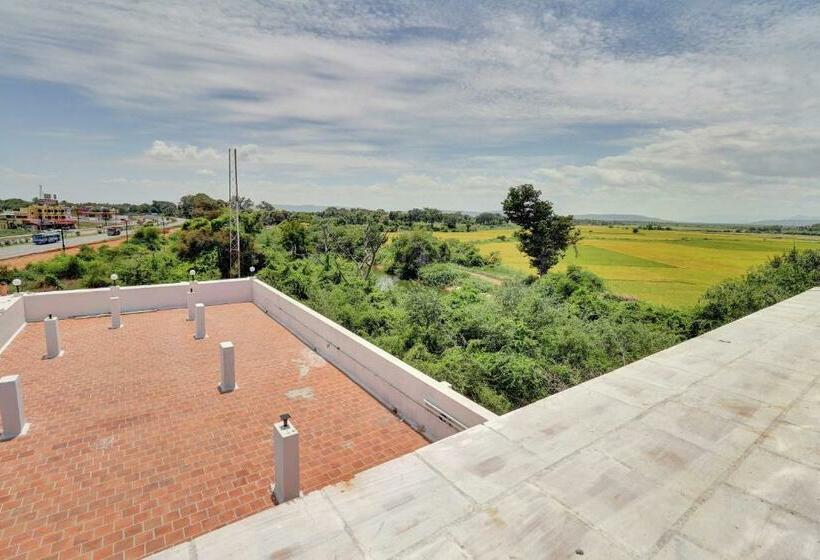 فندق Oyo Flagship 83041 Green Park Residency