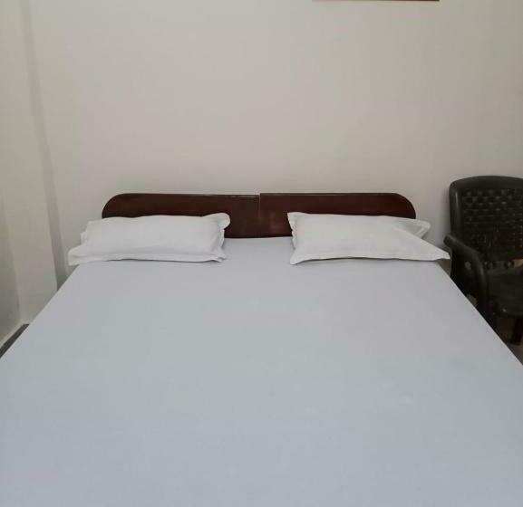 Отель Ss  And Restaurant By Wb Inn