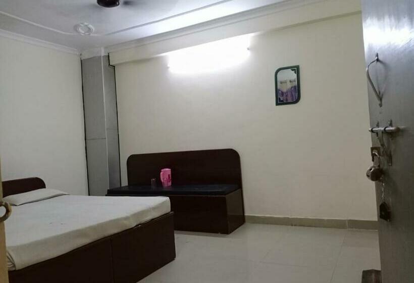 Отель Ss  And Restaurant By Wb Inn