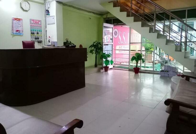 Отель Ss  And Restaurant By Wb Inn