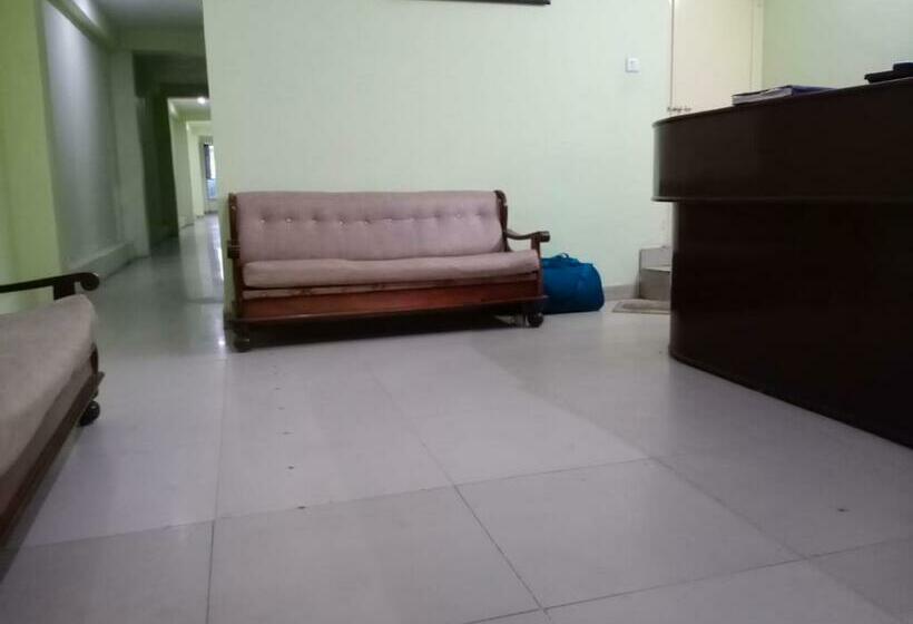 Отель Ss  And Restaurant By Wb Inn