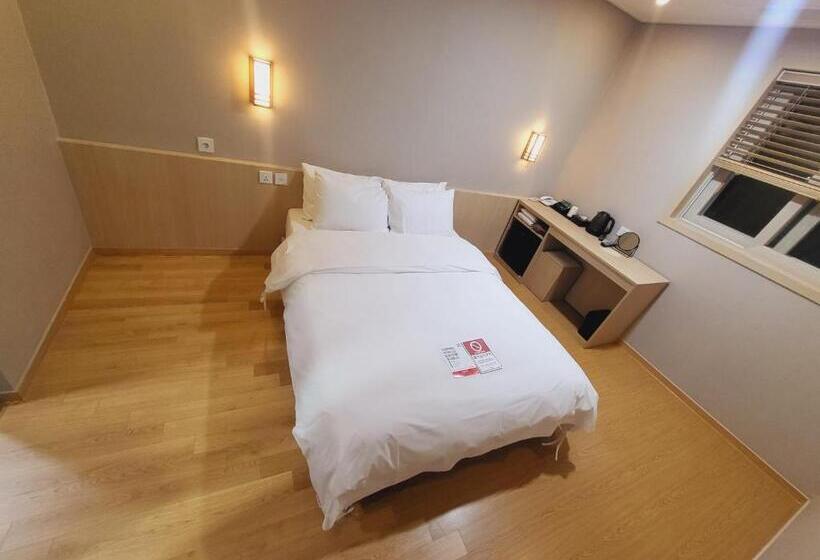 בית מלון כפרי Raza B