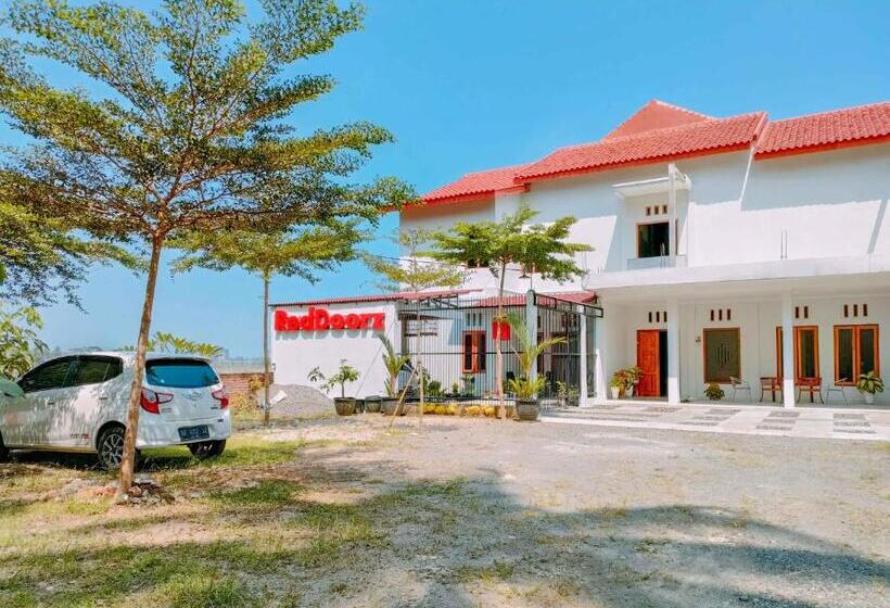 בית מלון כפרי Reddoorz At Omah Candi Sari Near Airport Yia