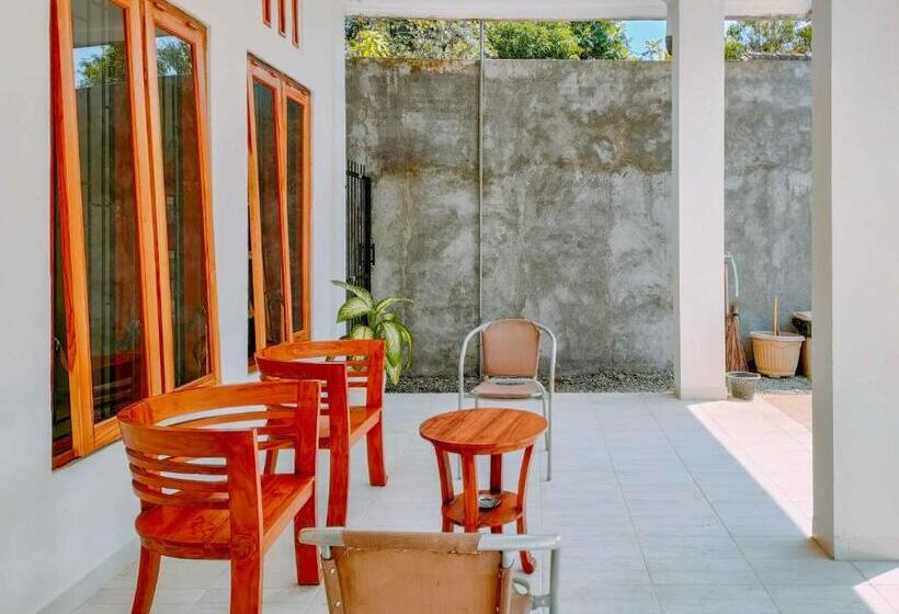 בית מלון כפרי Reddoorz At Omah Candi Sari Near Airport Yia