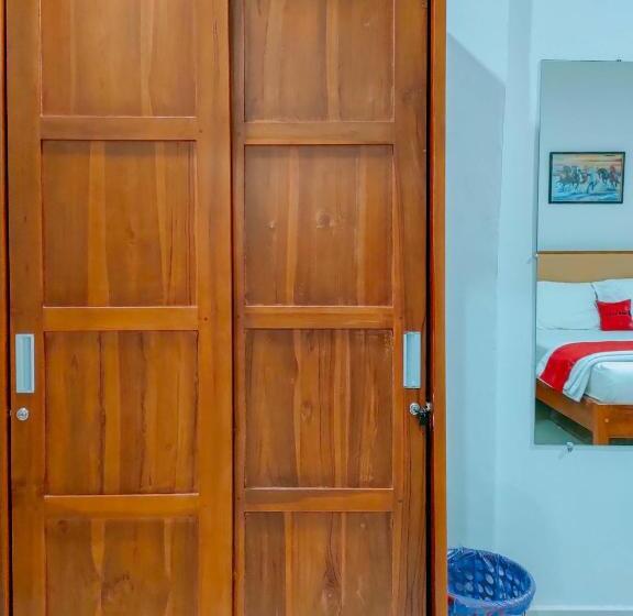 בית מלון כפרי Reddoorz At Omah Candi Sari Near Airport Yia