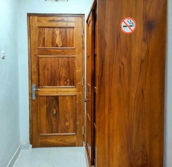 בית מלון כפרי Reddoorz At Omah Candi Sari Near Airport Yia