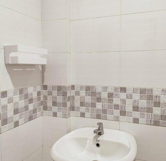 בית מלון כפרי Reddoorz At Omah Candi Sari Near Airport Yia