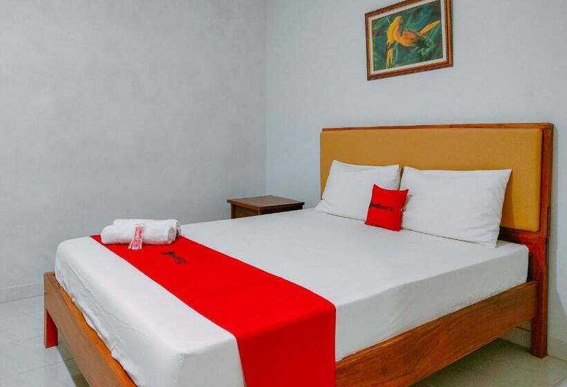 בית מלון כפרי Reddoorz At Omah Candi Sari Near Airport Yia