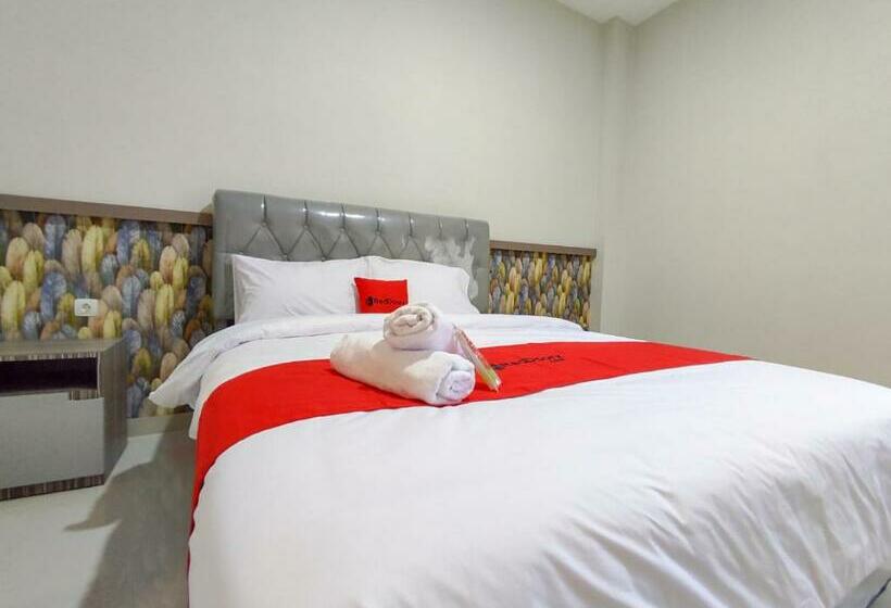 酒店 Reddoorz Syariah Near Gor Satria Area