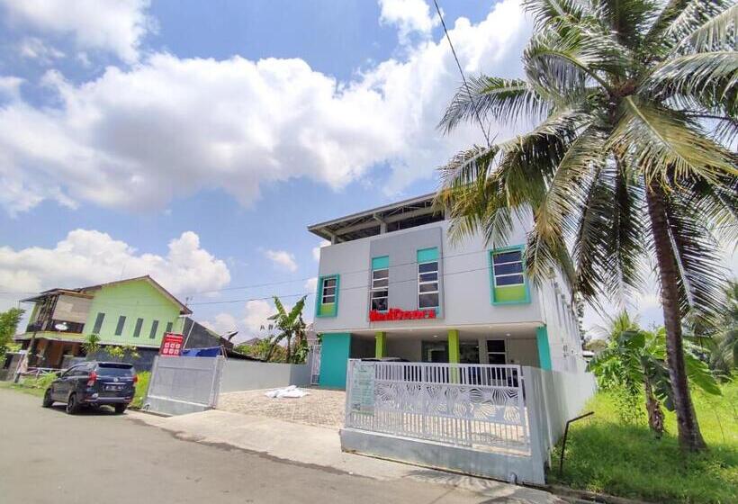 酒店 Reddoorz Syariah Near Gor Satria Area