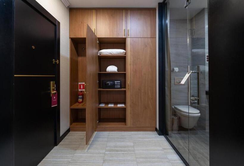 هتل Reikartz Sky Almaty