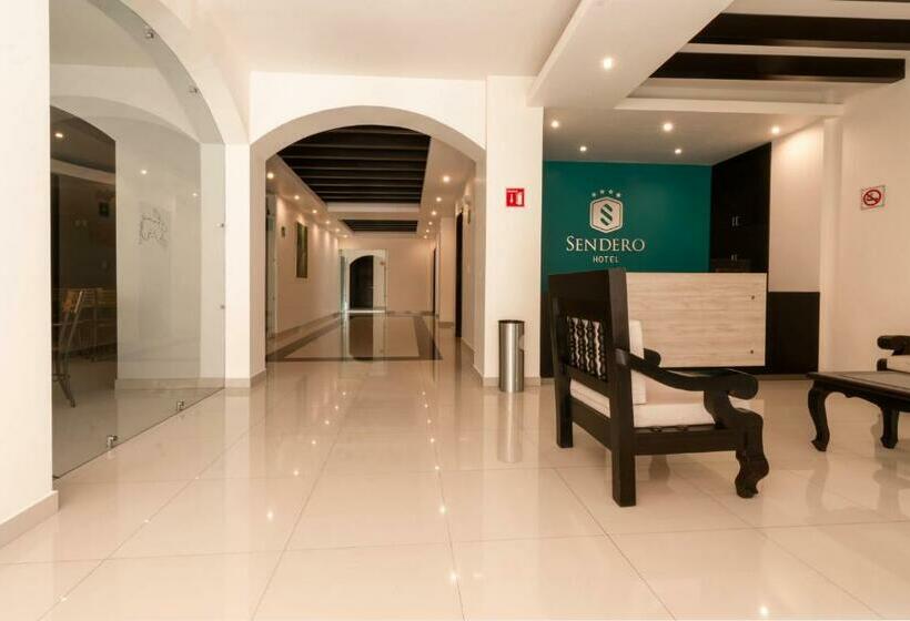 فندق Sendero