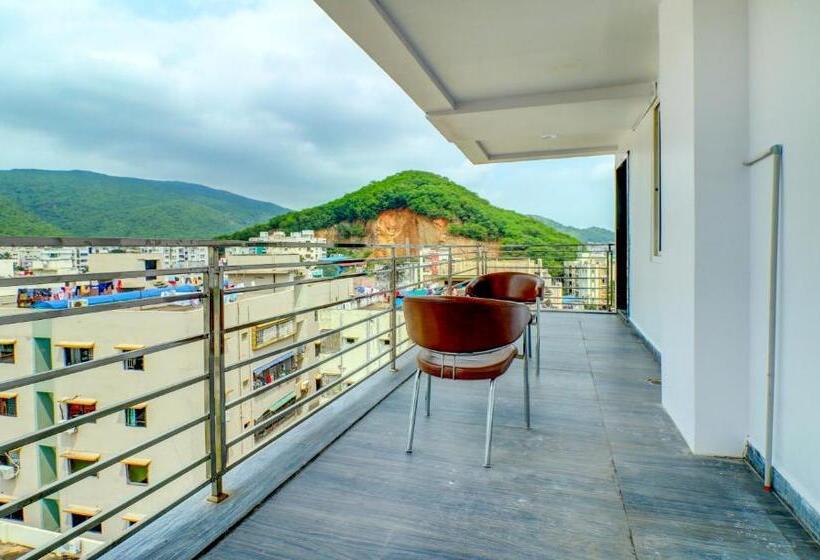 Отель Treebo Siesta Muralinagar