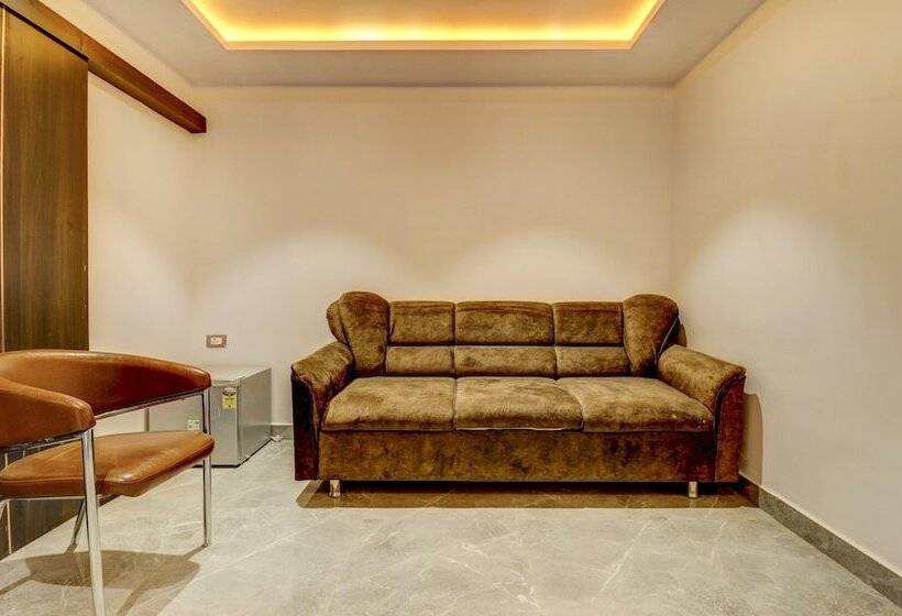 Отель Treebo Siesta Muralinagar